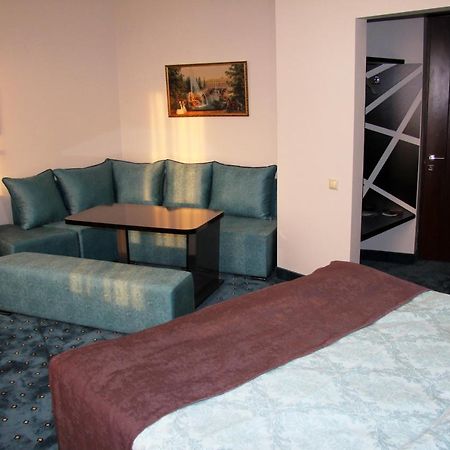 Nice Hotel Erevan Esterno foto