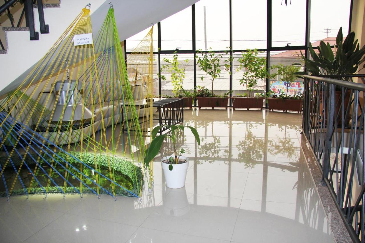 Nice Hotel Erevan Esterno foto